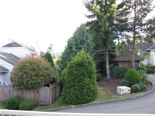 Photo 9: 104 1180 FALCON Drive in Coquitlam: Eagle Ridge CQ Townhouse for sale in "FALCON HEIGHTS" : MLS®# V1019475