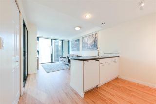 Photo 3: 2007 1331 W GEORGIA Street in Vancouver: Coal Harbour Condo for sale (Vancouver West)  : MLS®# R2373472