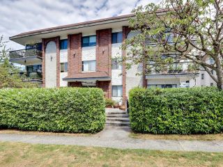 Photo 2: 206 214 E 15TH Street in North Vancouver: Central Lonsdale Condo for sale in "The Hacienda" : MLS®# R2715538