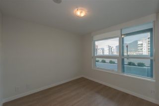 Photo 10: 308 112 E 13TH Street in North Vancouver: Central Lonsdale Condo for sale in "CENTERVIEW" : MLS®# R2229140