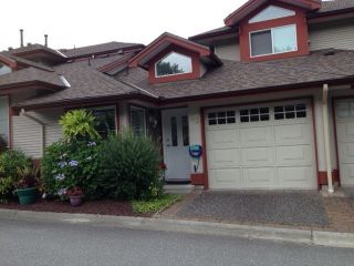 Main Photo: 43 22740 116 Avenue in Maple Ridge: East Central Townhouse for sale in "FRASER GLEN" : MLS®# R2198399