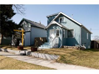 Photo 2: 300 Albany Street in WINNIPEG: St James Residential for sale (West Winnipeg)  : MLS®# 1006815