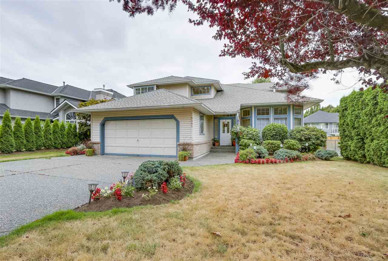 Main Photo: 9305 204 Street in Langley: Walnut Grove House for sale : MLS®# R2199334