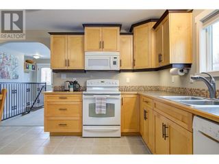 Photo 12: 1800A 35 Avenue East Hill: Okanagan Shuswap Real Estate Listing: MLS®# 10307656