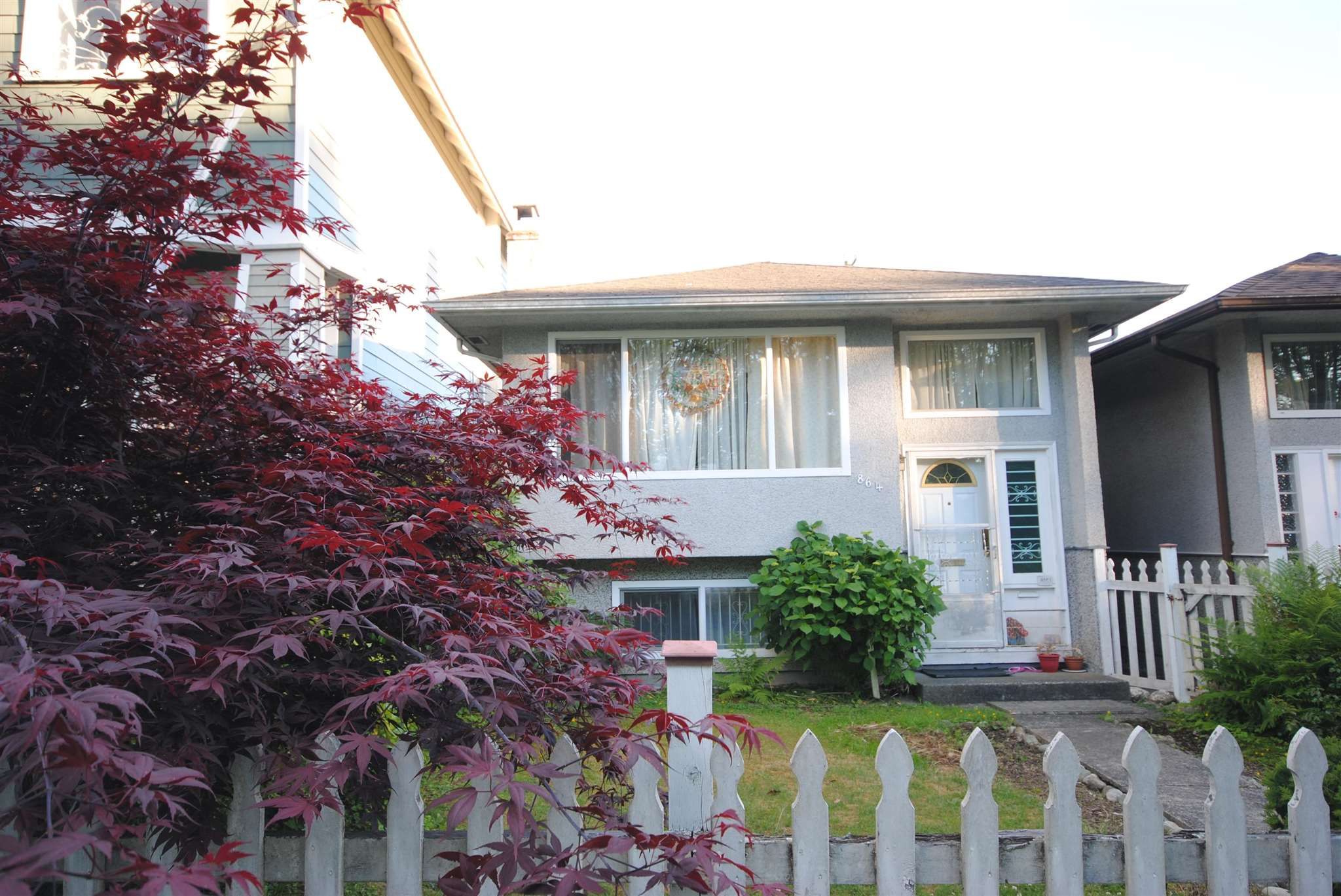 Main Photo: 864 E 33RD AVENUE in Vancouver: Fraser VE House for sale (Vancouver East)  : MLS®# R2593426