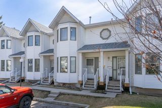Photo 2: 35 Abbeydale Villas NE in Calgary: Abbeydale Row/Townhouse for sale : MLS®# A2128846