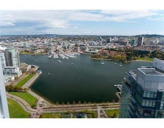Photo 1: # 4102 1408 STRATHMORE MEWS in Vancouver: False Creek North Condo for sale in "west One" ()  : MLS®# V886987