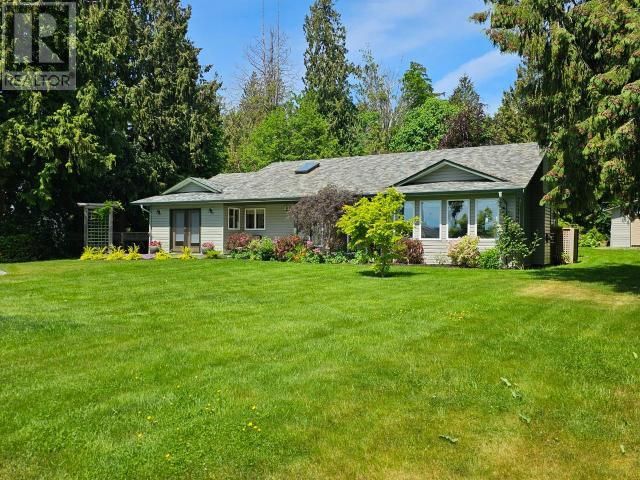 Main Photo: 6582 KLAHANIE DRIVE in Powell River: House for sale : MLS®# 17188