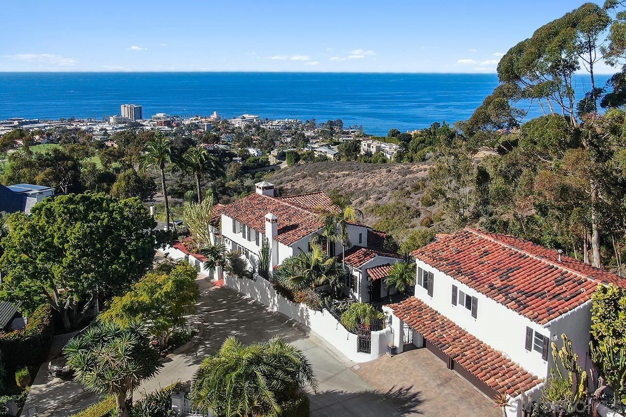 Main Photo: LA JOLLA House for sale : 6 bedrooms : 7365 Remley Pl