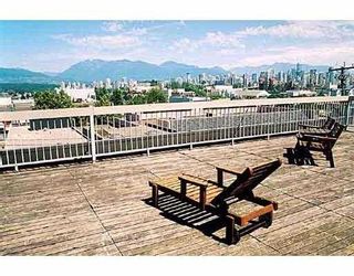 Main Photo: 104 2080 MAPLE ST in Vancouver: Kitsilano Condo for sale in "MAPLE MANOR" (Vancouver West)  : MLS®# V563032