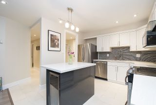 Photo 4: 113 1770 W 12TH Avenue in Vancouver: Fairview VW Condo for sale in "Granville West" (Vancouver West)  : MLS®# R2245067