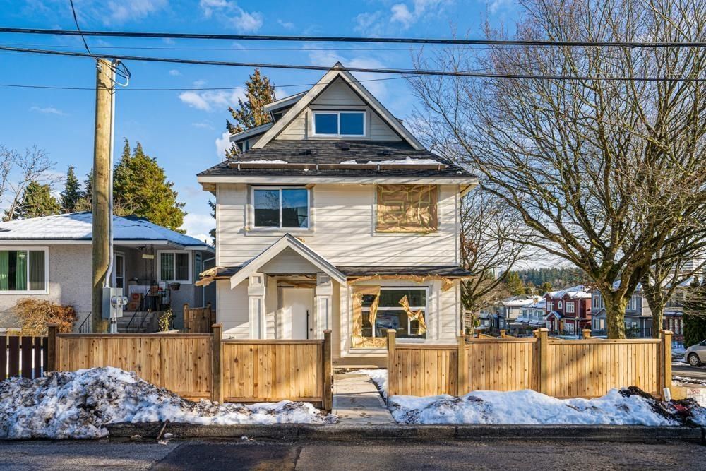 Main Photo: 4994 RUBY Street in Vancouver: Collingwood VE 1/2 Duplex for sale (Vancouver East)  : MLS®# R2766146