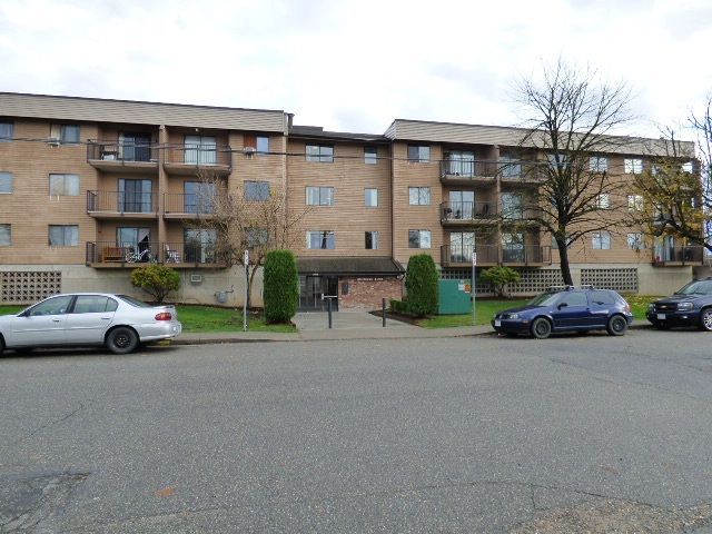 Main Photo: 313 9282 HAZEL Street in Chilliwack: Chilliwack E Young-Yale Condo for sale in "Hazelwood Manor" : MLS®# R2223668