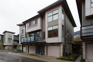 Photo 1: 38355 SUMMITS VIEW Drive in Squamish: Downtown SQ Townhouse for sale in "Eaglewind Natures Gate" : MLS®# R2157541