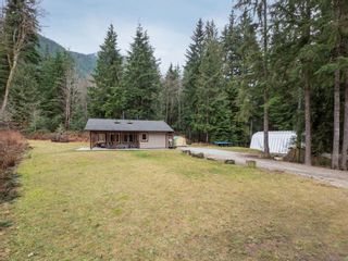 Photo 16: 2089 PORT MELLON Highway in Gibsons: Gibsons & Area House for sale (Sunshine Coast)  : MLS®# R2760609