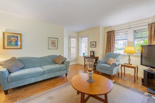 Photo 12: 101 2311 Mills Rd in Sidney: Si Sidney North-East Condo for sale : MLS®# 886005