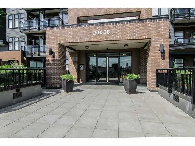 Main Photo: 311 20058 FRASER Highway in Langley: Langley City Condo for sale in "Varsity" : MLS®# R2229422