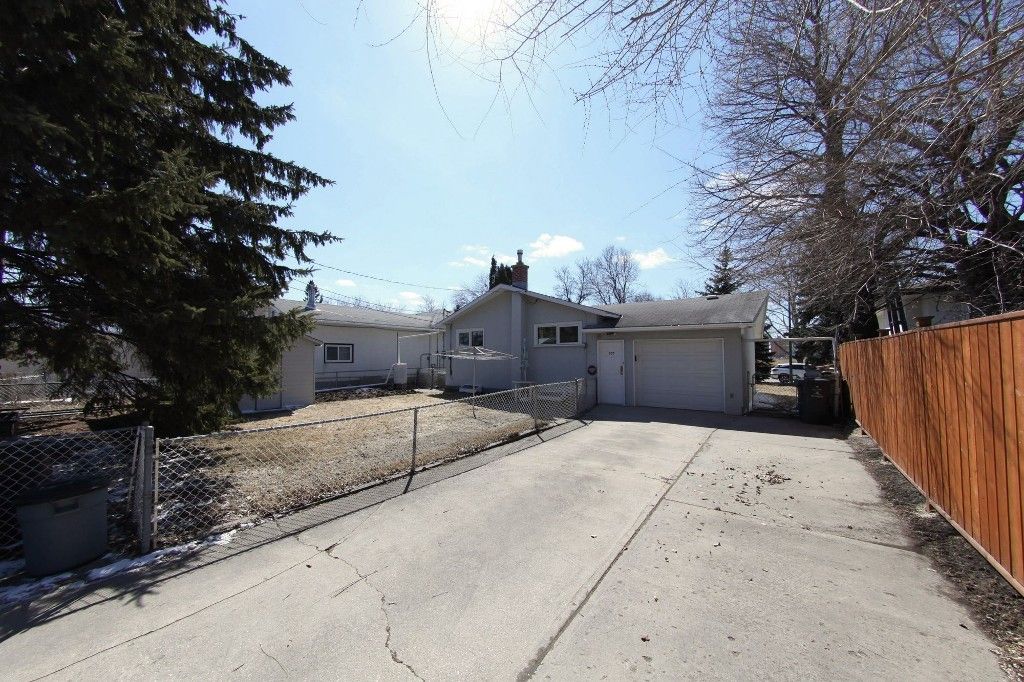 Photo 32: Photos: 533 Nathaniel Street in Winnipeg: River Heights Single Family Detached for sale (South Winnipeg)  : MLS®# 1608534