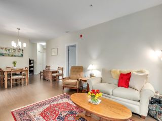 Photo 5: 416 119 W 22ND Street in North Vancouver: Central Lonsdale Condo for sale in "Anderson Walk" : MLS®# R2691145