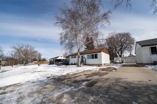 Photo 2: 164 RIDLEY Place in Winnipeg: Crestview Residential for sale (5H)  : MLS®# 202404849