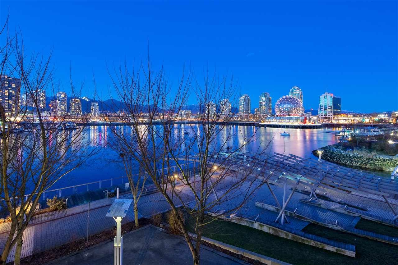 Main Photo: 303 151 ATHLETES Way in Vancouver: False Creek Condo for sale in "Canada House" (Vancouver West)  : MLS®# R2367570