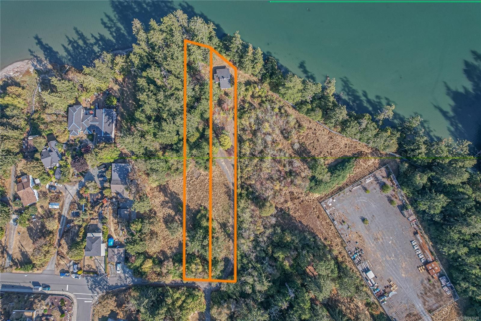 Main Photo: 202 Hart Rd in View Royal: VR Six Mile Land for sale : MLS®# 917048