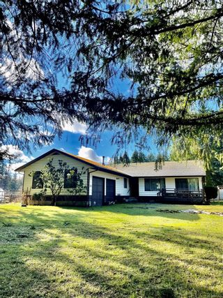 Photo 2: 2365 Hoover Rd in Campbell River: CR Campbell River South House for sale : MLS®# 893333