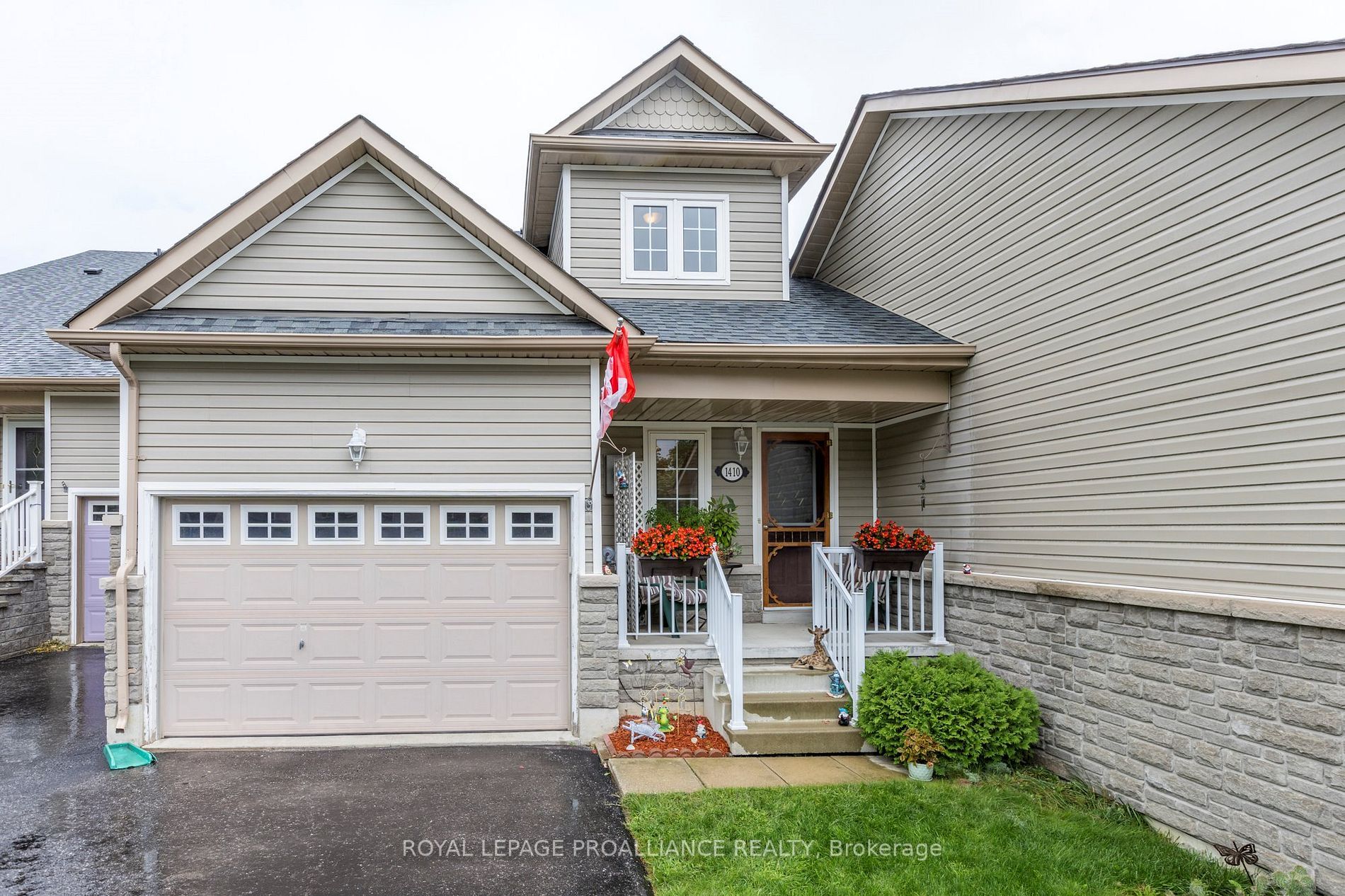 Main Photo: 1410 Hancox Court in Peterborough: Monaghan House (2-Storey) for sale : MLS®# X7011352
