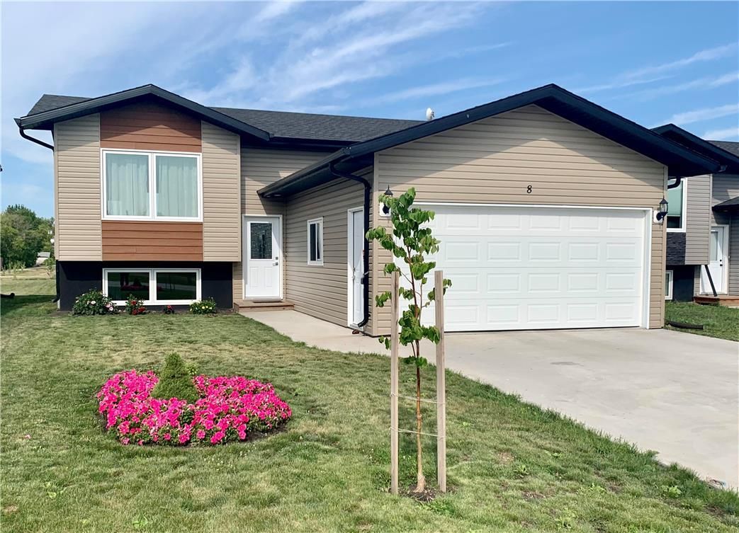 8 Spruce Bay, Plum Coulee