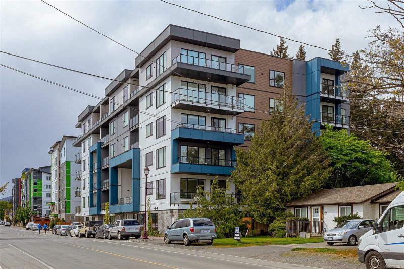 FEATURED LISTING: 401 - 842 Orono Ave Langford