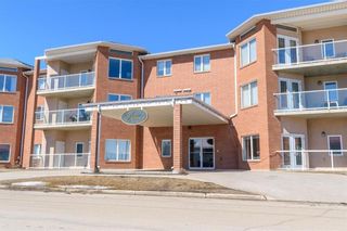 Photo 1: 211 205 North Railway Street in Morden: R35 Condominium for sale (R35 - South Central Plains)  : MLS®# 202327758