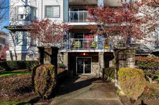 Photo 2: 312 20177 54A Avenue in Langley: Langley City Condo for sale in "STONEGATE" : MLS®# R2419590