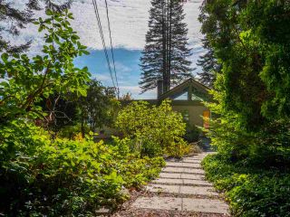 Photo 4: 877 GOWER POINT Road in Gibsons: Gibsons & Area House for sale (Sunshine Coast)  : MLS®# R2419918