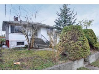 Photo 2: 3551 WALKER ST in Vancouver: Grandview VE House for sale in "TROUT LAKE" (Vancouver East)  : MLS®# V875248
