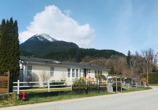 Photo 1: 1063 EDGEWATER Crescent in Squamish: Northyards House for sale in "EDGEWATER" : MLS®# R2769133