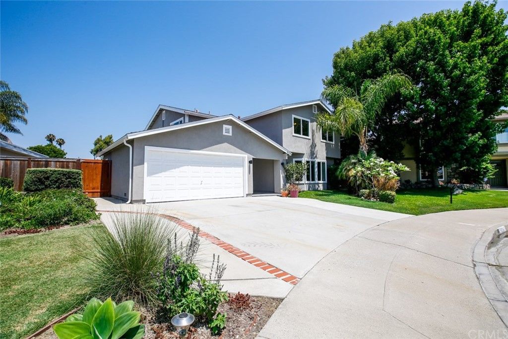 Main Photo: 9211 Hyde Park Drive in Huntington Beach: Residential for sale (14 - South Huntington Beach)  : MLS®# OC17165251