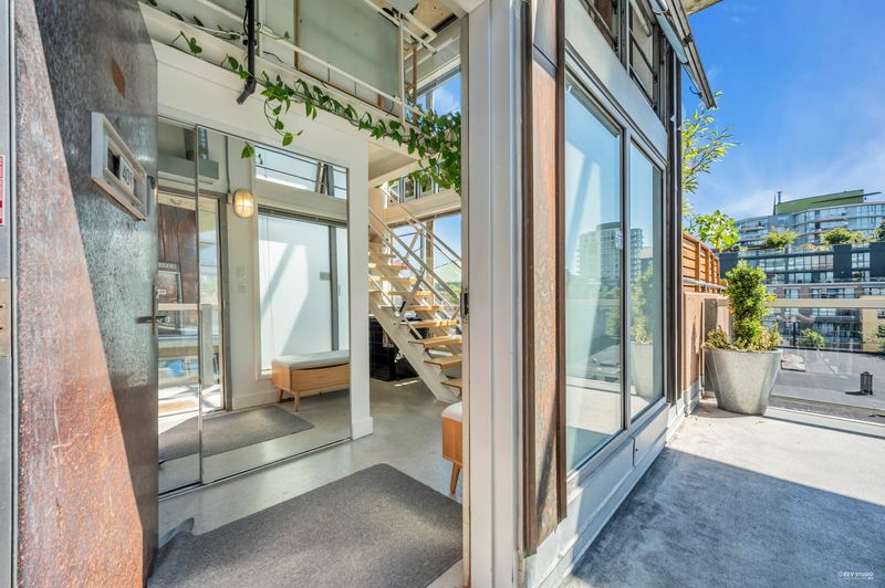 FEATURED LISTING: 401 - 1529 6TH Avenue West Vancouver