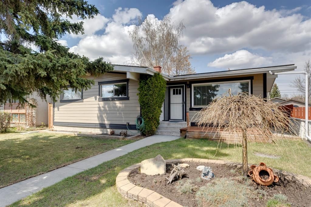 Main Photo: 380 Alcott Crescent SE in Calgary: Acadia Detached for sale : MLS®# A1130065