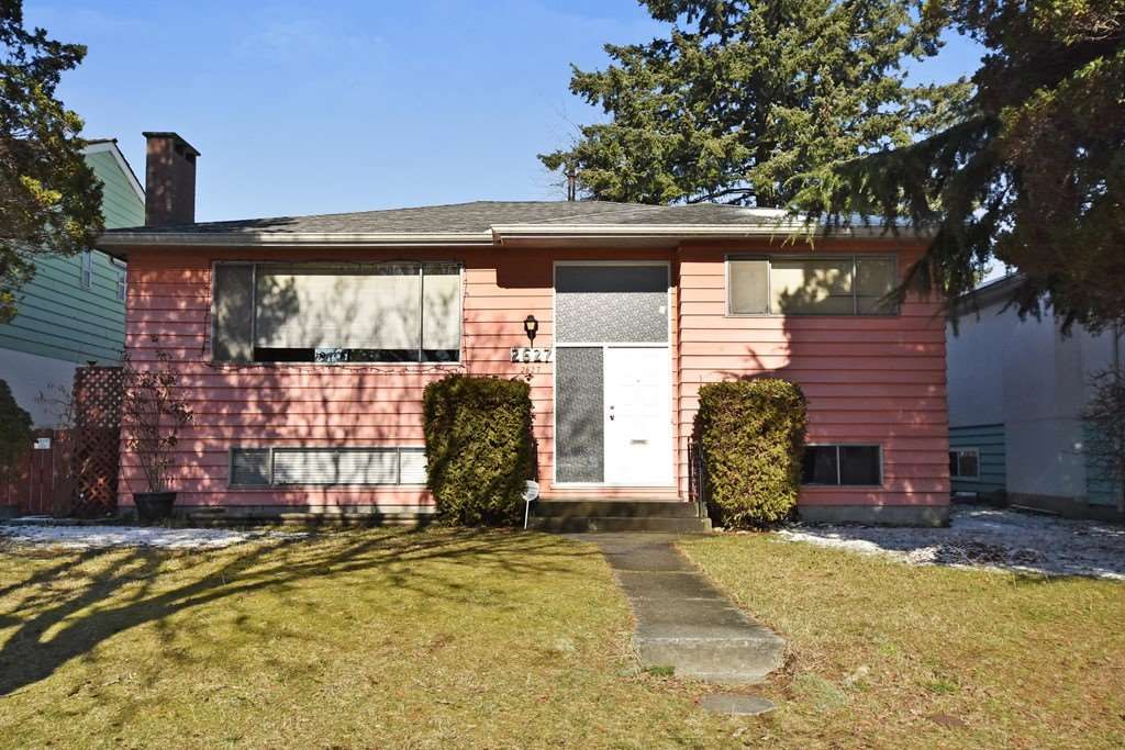 Main Photo: 2627 E 56TH Avenue in Vancouver: Fraserview VE House for sale (Vancouver East)  : MLS®# R2243250
