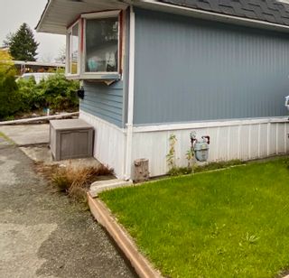 Photo 2: 101 201 CAYER Street in Coquitlam: Maillardville Manufactured Home for sale in "WILDWOOD PARK" : MLS®# R2847937