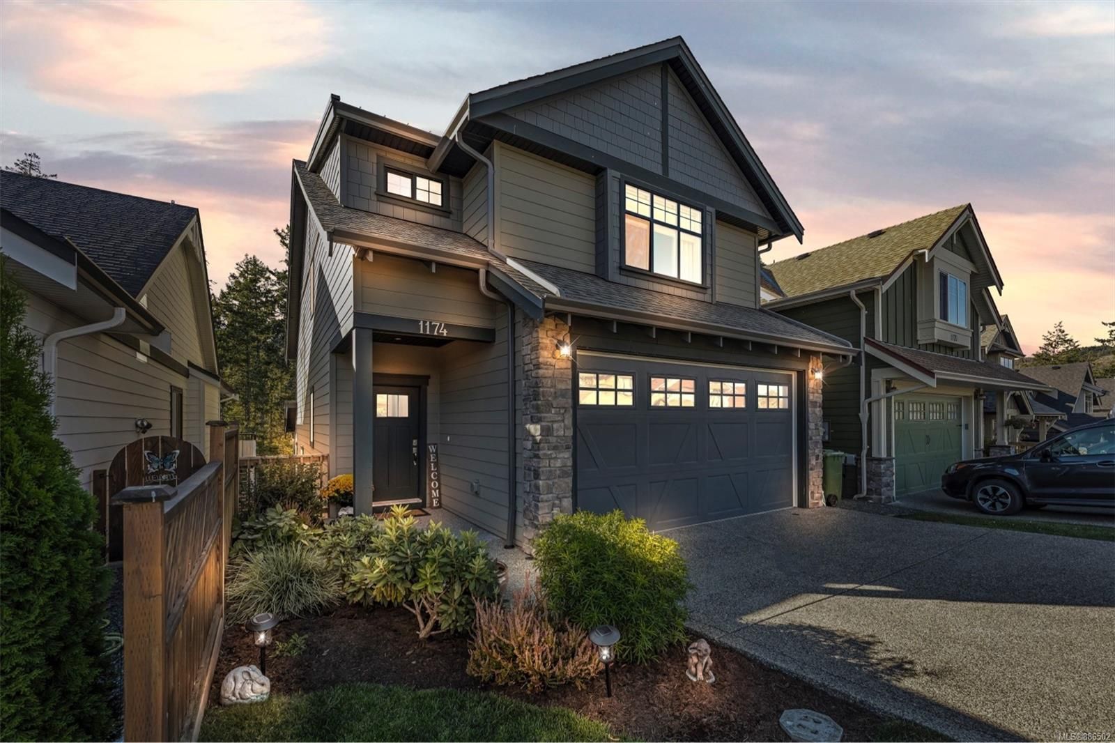 Main Photo: 1174 Bombardier Cres in Langford: La Westhills House for sale : MLS®# 886502