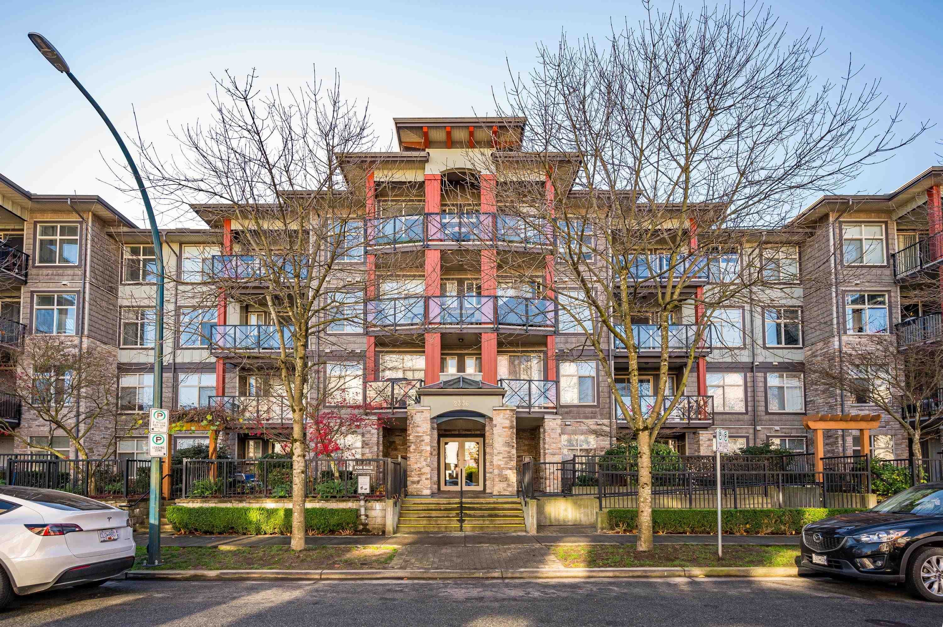 Main Photo: 214 2336 WHYTE Avenue in Port Coquitlam: Central Pt Coquitlam Condo for sale in "CENTERPOINTE" : MLS®# R2833680