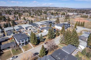 Photo 6: 1423 44 Street SW in Calgary: Rosscarrock Detached for sale : MLS®# A2122960