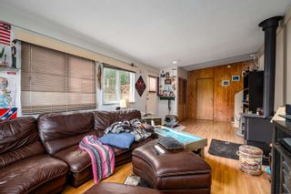 Photo 3: 33 BRACKEN Parkway in Squamish: Brackendale Manufactured Home for sale : MLS®# R2869641