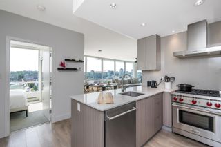 Photo 6: 1703 1788 COLUMBIA Street in Vancouver: False Creek Condo for sale in "EPIC AT WEST" (Vancouver West)  : MLS®# R2832304