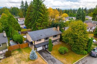 Photo 2: 3824 BROOM Place in Port Coquitlam: Oxford Heights House for sale : MLS®# R2832393