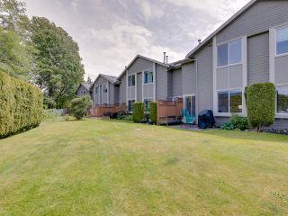 Photo 2: 64 40200 GOVERNMENT Road in Squamish: Garibaldi Estates Townhouse for sale in "VIKING RIDGE" : MLS®# R2695739