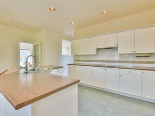 Photo 8: 7989 Simpson Rd in Central Saanich: CS Saanichton House for sale : MLS®# 855130