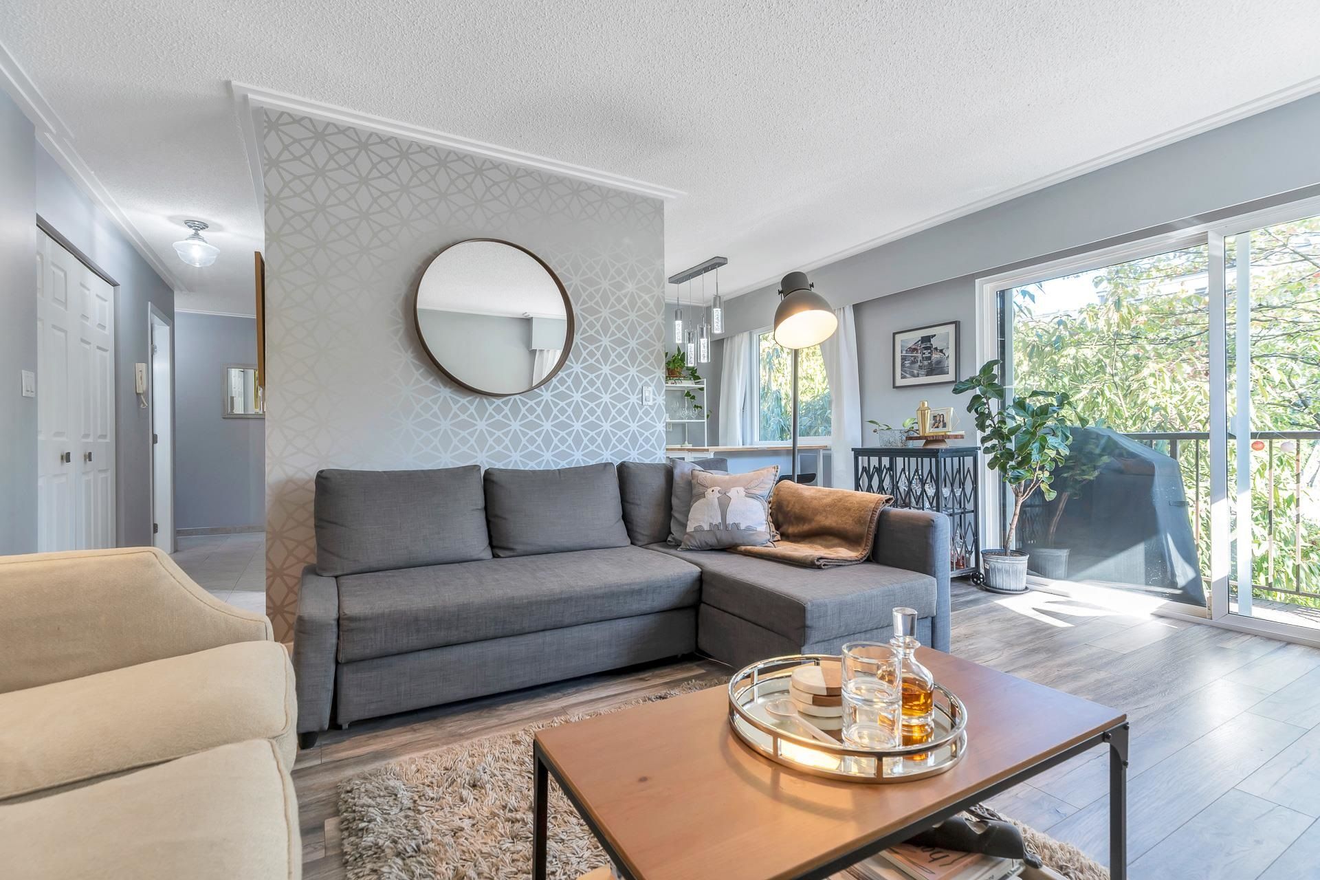 Main Photo: 202 241 ST ANDREWS Avenue in North Vancouver: Lower Lonsdale Condo for sale in "Woodburn Place" : MLS®# R2726266