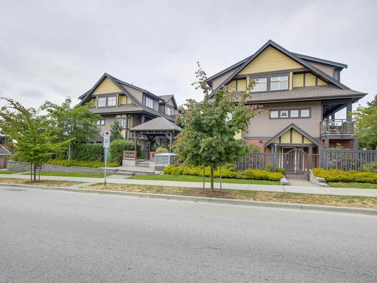Main Photo: 106 7227 ROYAL OAK Avenue in Burnaby: Metrotown Townhouse for sale (Burnaby South)  : MLS®# R2198783
